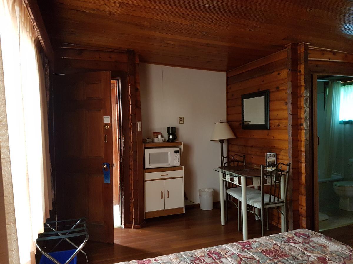 Flamingo Motel 克兰布鲁克 外观 照片