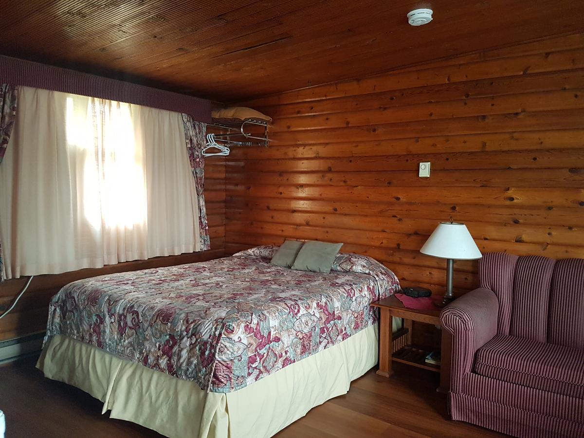 Flamingo Motel 克兰布鲁克 外观 照片
